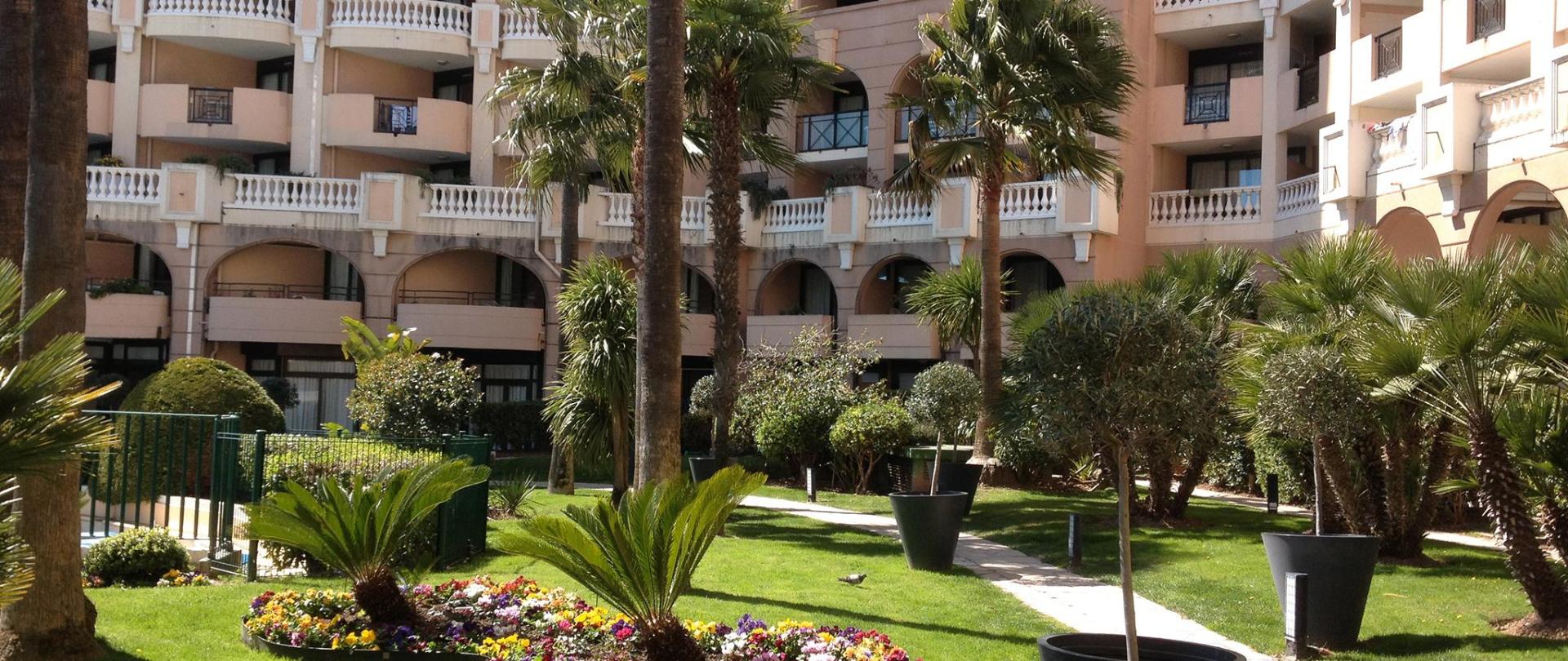 旅馆-La-Palme-D'Azur-Cannes-Verrerie.jpg