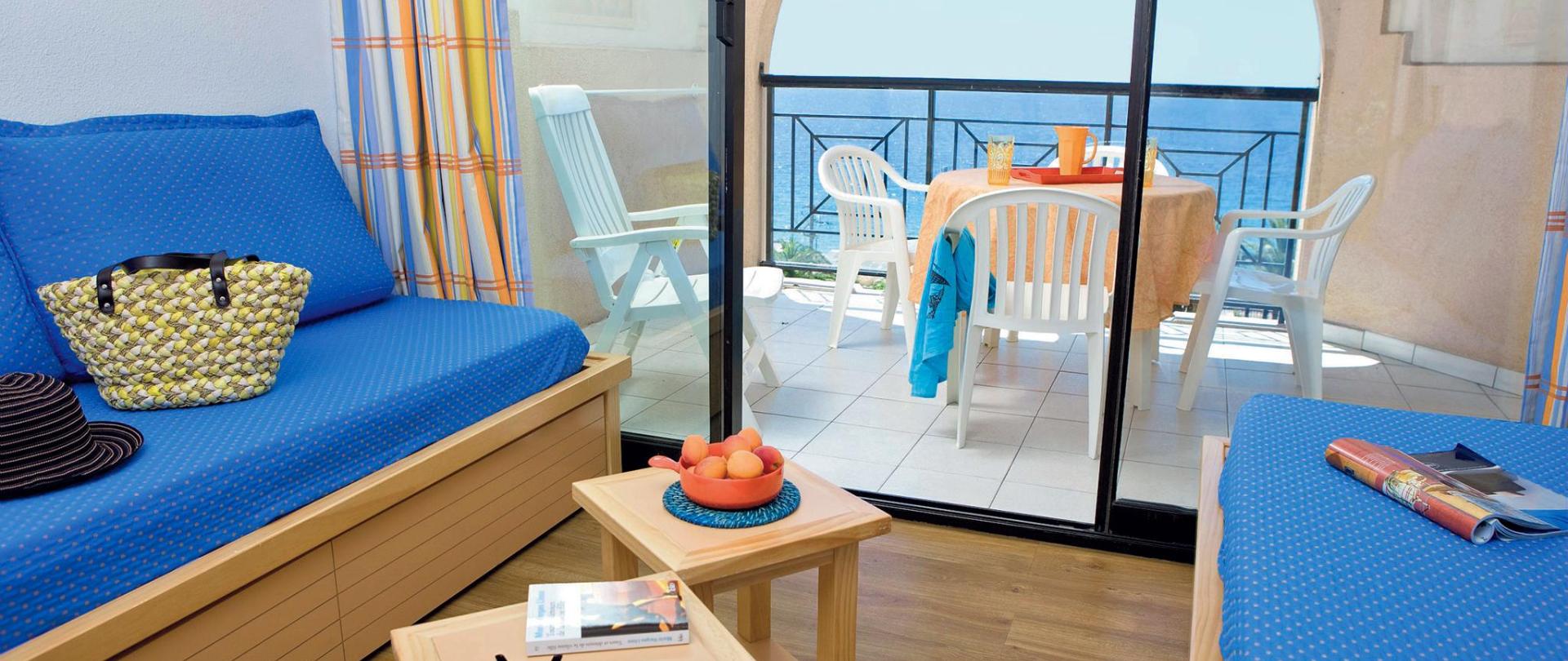 Hotel-La-Palme-D'Azur-Cannes-Verrerie.jpg