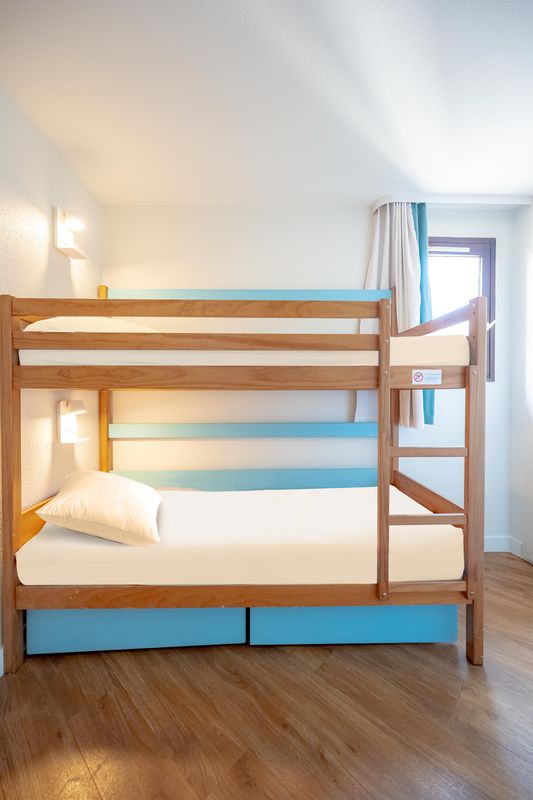 Chambre enfants avec lits superposés — Appartement familial 7 personnes Cannes