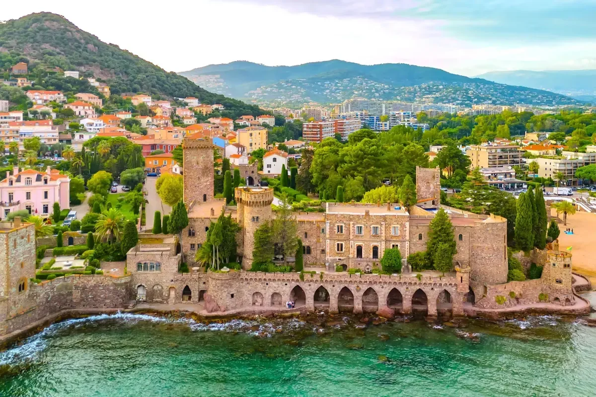 Château de la Napoule at Mandelieu, 5 minutes from Cannes